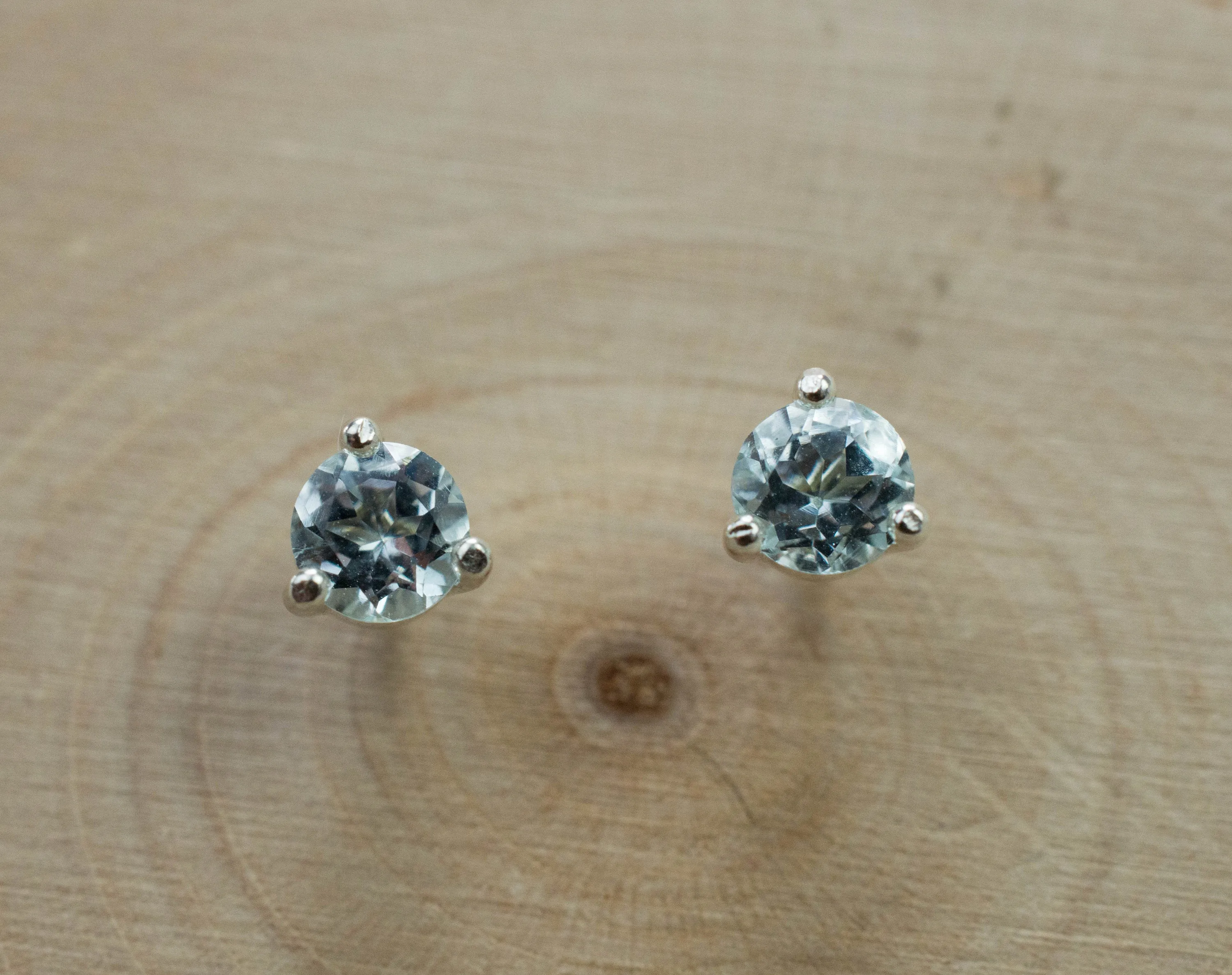 Aquamarine Earrings; Natural Untreated Brazilian Aquamarine; 0.480cts