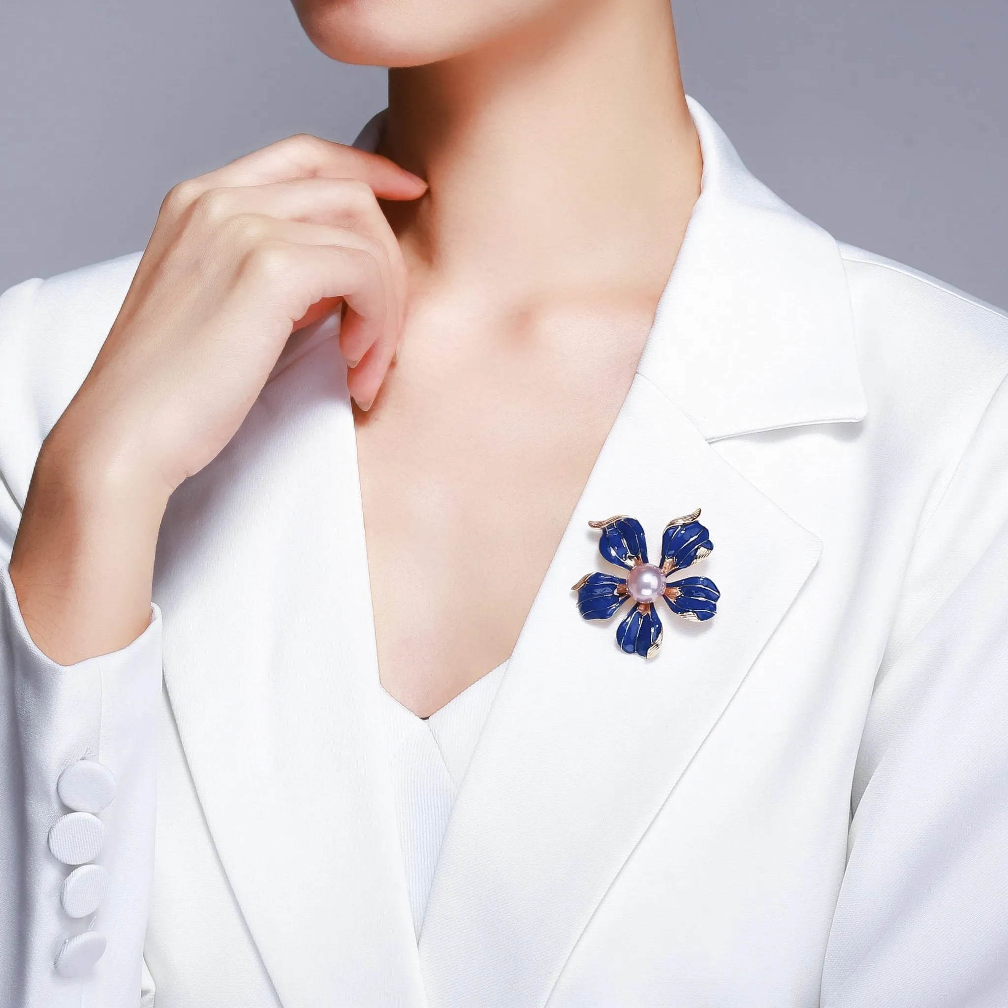 BLUE FLOWER EDISON PEARL BROOCH