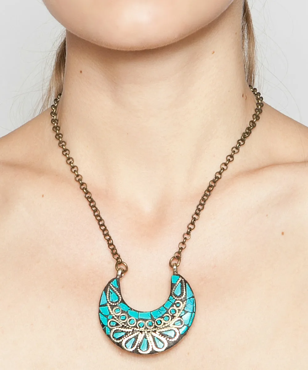 CRESCENT MOON NECKLACE