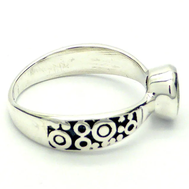 Garnet Ring, Round Faceted Gem, 925 Silver gd2