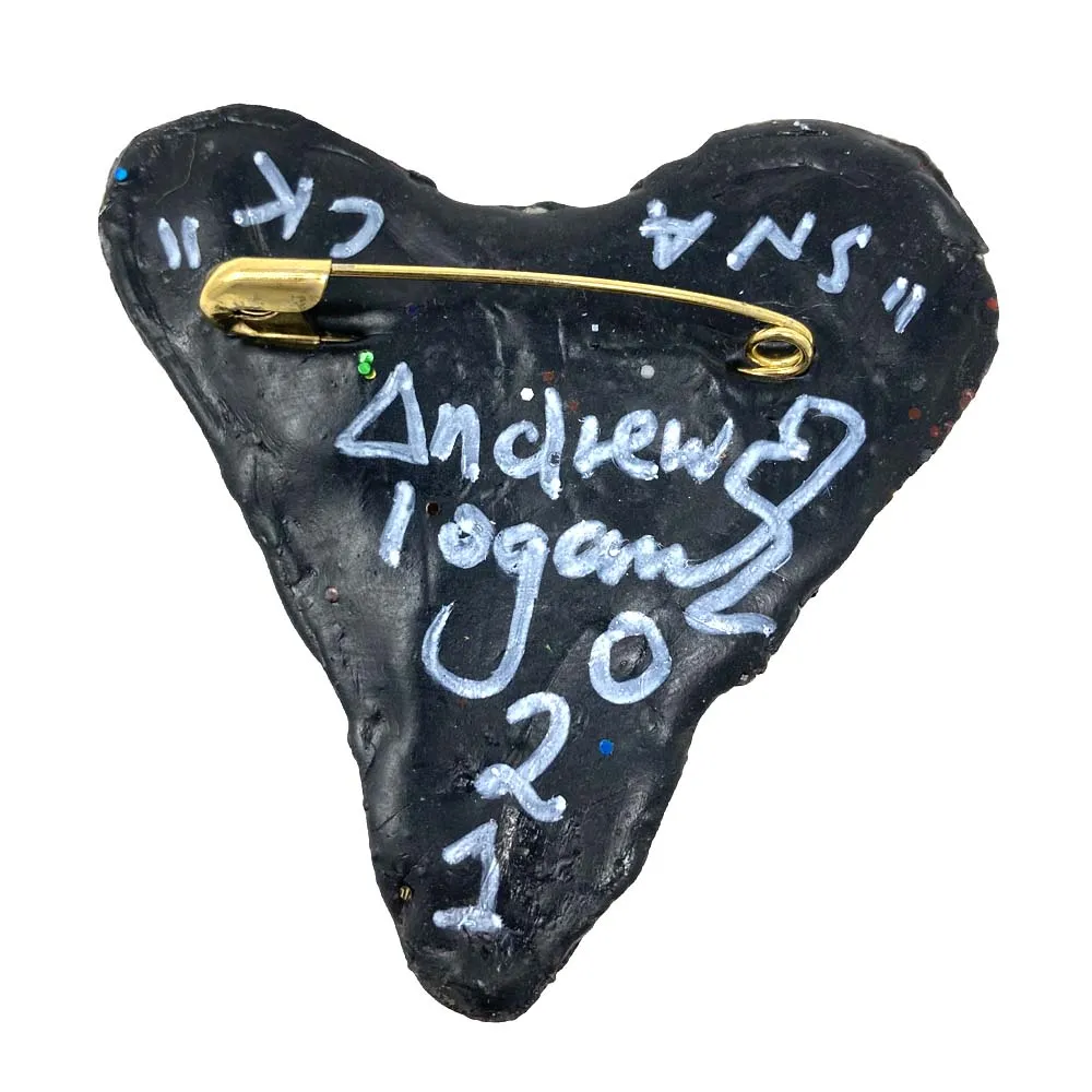 MUSSEL SHELL HEART BROOCH - SNACK